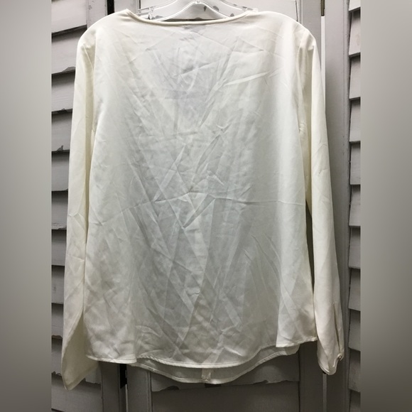 Ann Taylor blouse - elegant 💕 size L - Picture 2 of 2